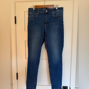 Gap Women’s High Rise Universal Legging